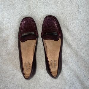 NATURALIZER Gadget Loafers. Womens size 6.5M.